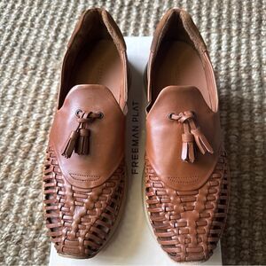 NIB Freeman Plat Quarter Jogger 
 Huarache in Cognac